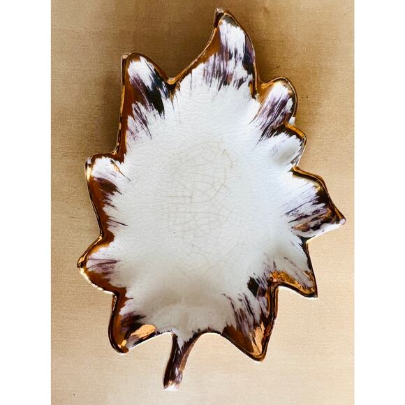 Vintage White Ceramic Leaf Dish 5" Crazed Gold Luster Trinket Dish Tray MCM - Picture 6 of 8